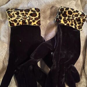 Leopard Cuff Velvet Gloves